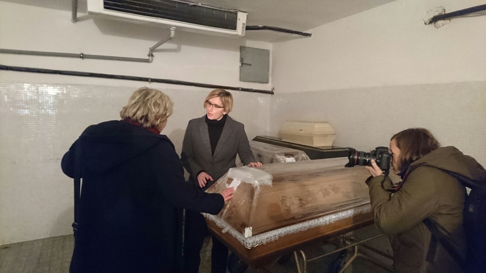 Paní ministryně Šlechtová nás pozvala na exkurzi po jihočeských krematoriích